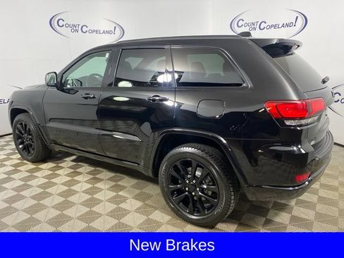 Used 2020 Jeep Grand Cherokee Altitude AWD/4WD image 4