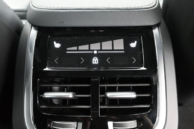 Used 2024 Volvo XC90 B6 Ultimate w/ Lounge Package AWD/4WD image 35