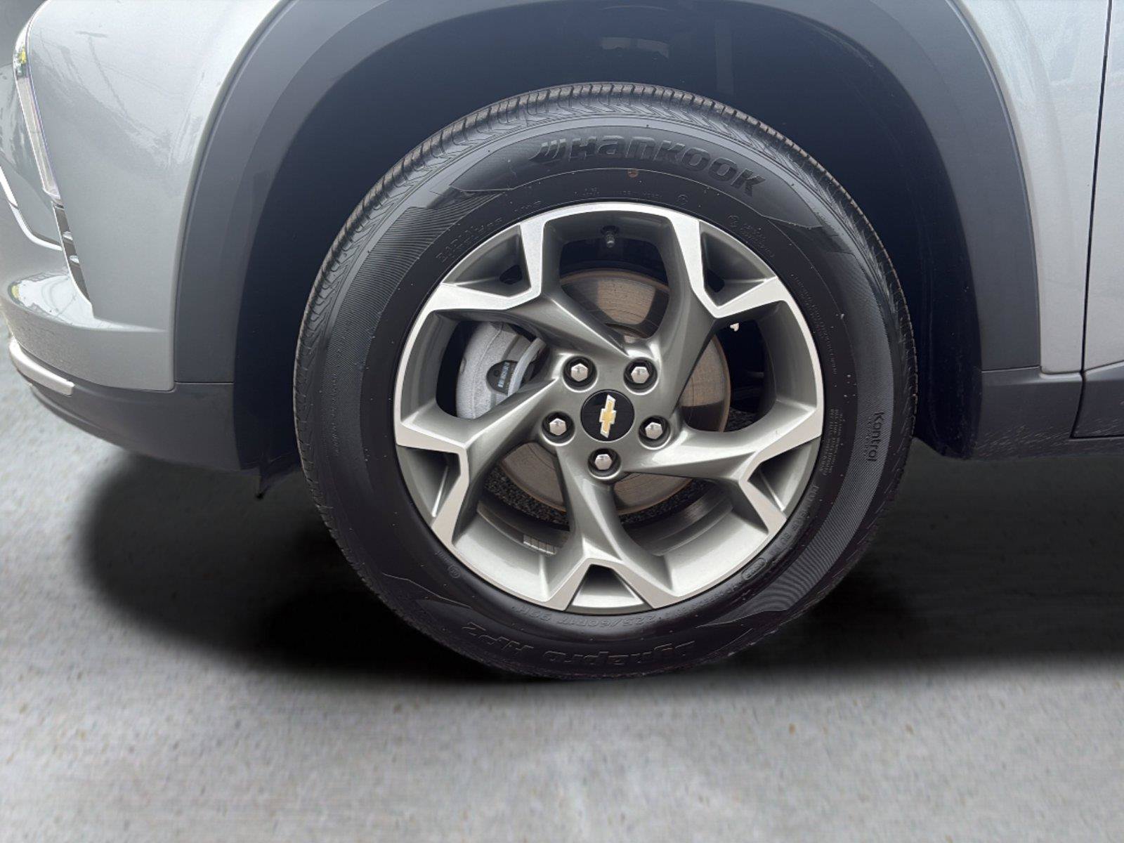 Certified 2025 Chevrolet Trax LT w/ LT Convenience Package FWD image 50