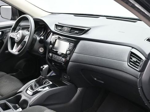 Used 2018 Nissan Rogue S image 28