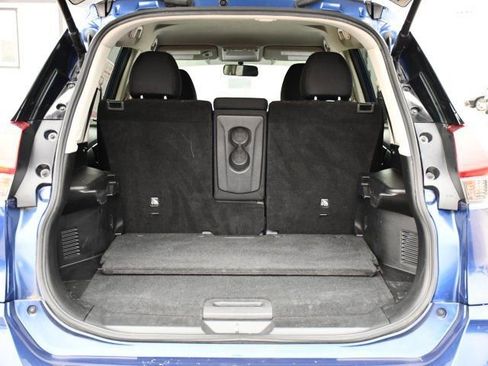 Used 2017 Nissan Rogue SV w/ SV Premium Package image 26