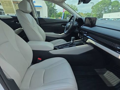 Certified 2025 Honda Accord Touring image 32
