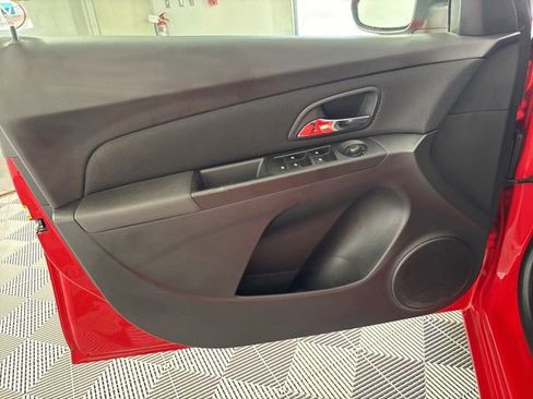 Used 2014 Chevrolet Cruze LT FWD image 3
