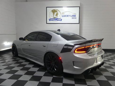 Used 2019 Dodge Charger Scat Pack w/ Daytona Edition Group RWD image 11