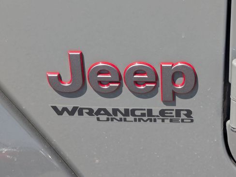Used 2021 Jeep Wrangler Unlimited Rubicon AWD/4WD image 14