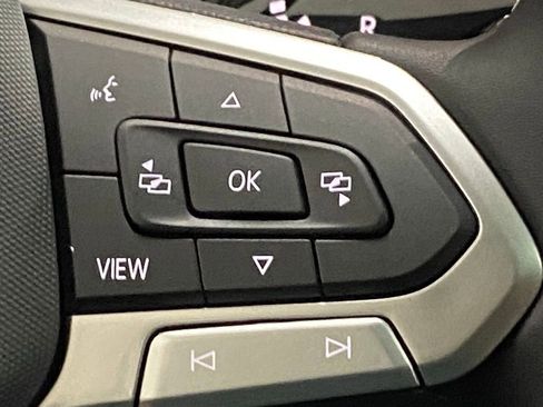 New 2026 Volkswagen Tiguan SE image 13