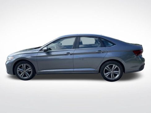 Used 2024 Volkswagen Jetta SE FWD image 8
