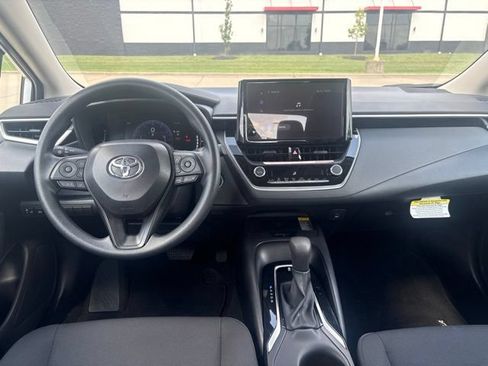 Used 2026 Toyota Corolla LE w/ LE Premium Package FWD image 10