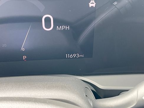 Used 2025 Buick Envista Sport Touring image 38