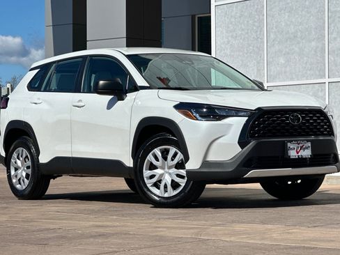 Certified 2024 Toyota Corolla Cross L image 2