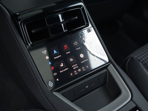 Certified 2025 Porsche Panamera 4 AWD/4WD image 27
