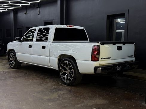 Used 2005 Chevrolet Silverado 1500 LS w/ Light Duty Power Package image 7