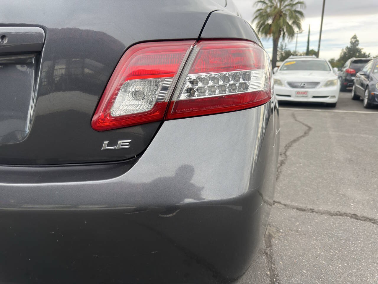 Used 2011 Toyota Camry LE FWD image 22