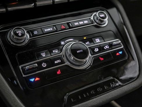 Used 2022 Lincoln Corsair FWD image 21
