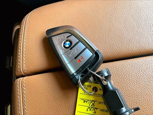 Used 2022 BMW X5 sDrive40i w/ M Sport Package image 15