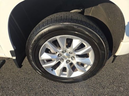 Used 2022 Chevrolet Silverado 1500 Custom image 9