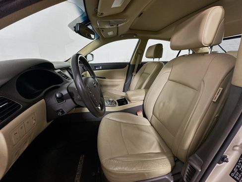 Used 2010 Hyundai Genesis 3.8 w/ Technology Pkg 4 image 13