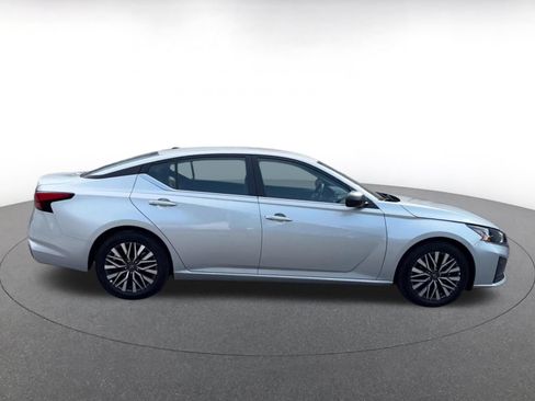 Used 2026 Nissan Altima 2.5 SV FWD image 16