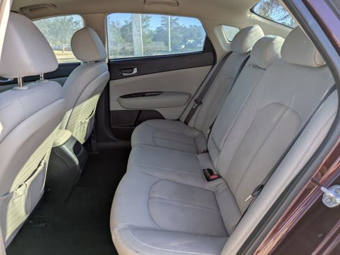 Used 2017 Kia Optima LX w/ Driver Convenience Package image 13