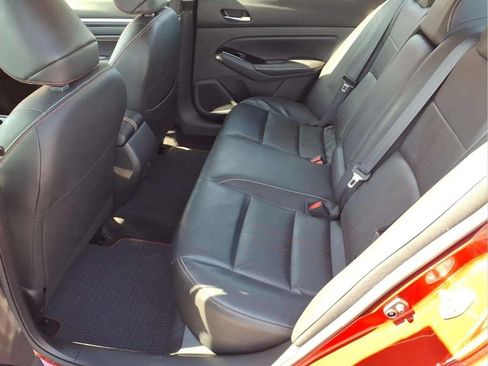 Used 2023 Nissan Altima 2.5 SR w/ SR Premium Package FWD image 13