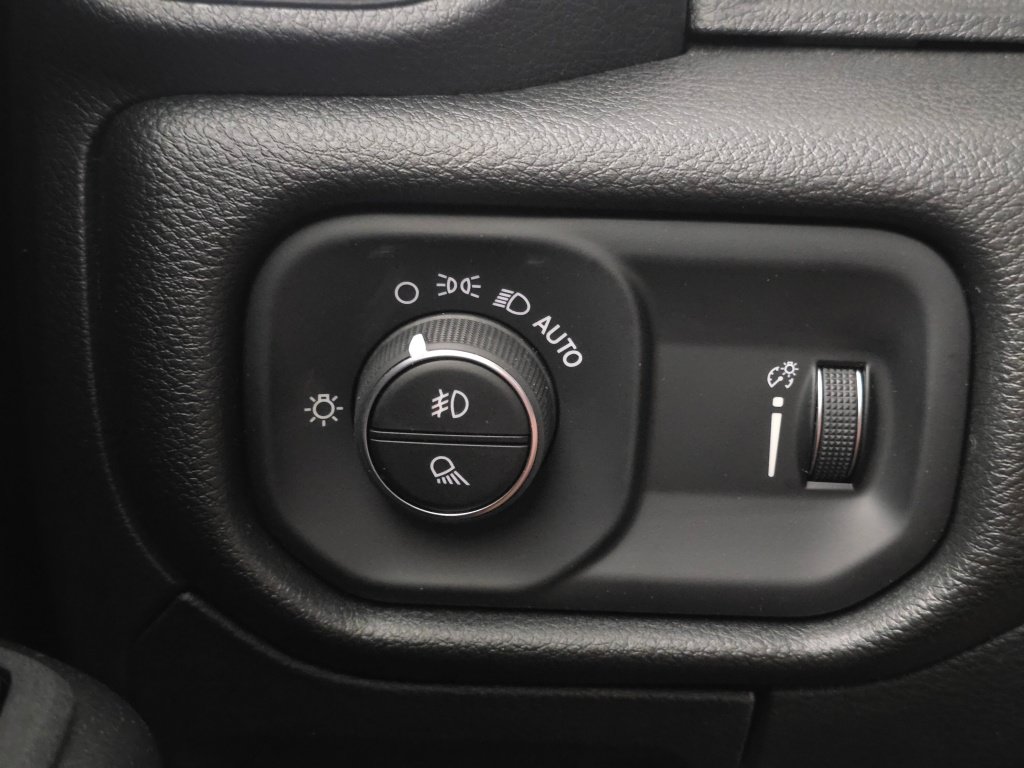 New 2026 RAM 1500 Express AWD/4WD image 34