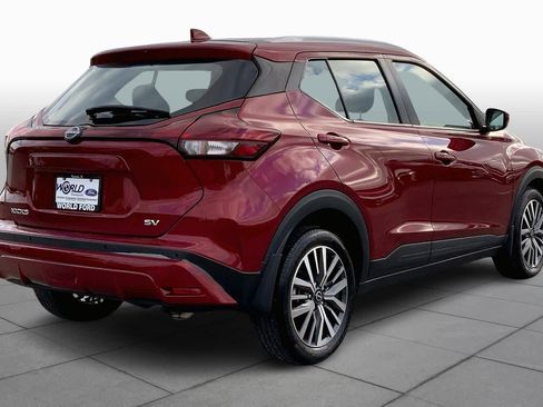 Used 2024 Nissan Kicks SV image 12