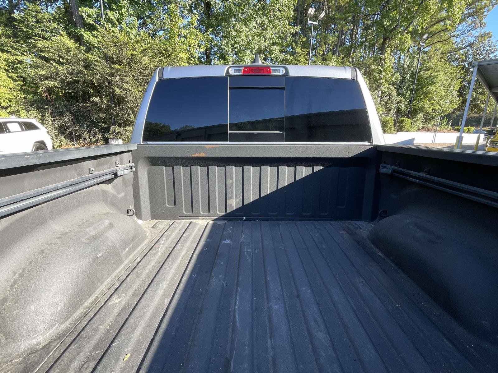 Used 2020 RAM 1500 Laramie w/ Sport Appearance Package AWD/4WD image 10