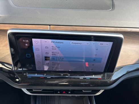 Used 2025 Volkswagen Atlas SE image 22