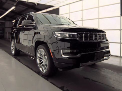 Used 2022 Jeep Grand Wagoneer Series II w/ Premium Group II AWD/4WD image 3