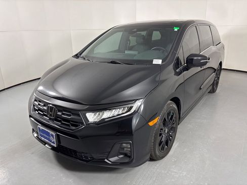 Used 2025 Honda Odyssey Sport-L image 4