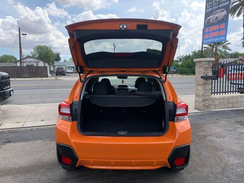 Used 2018 Subaru Crosstrek 2.0i Premium AWD/4WD image 11
