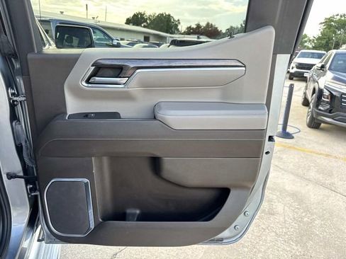 Used 2024 Chevrolet Silverado 1500 LTZ AWD/4WD image 26
