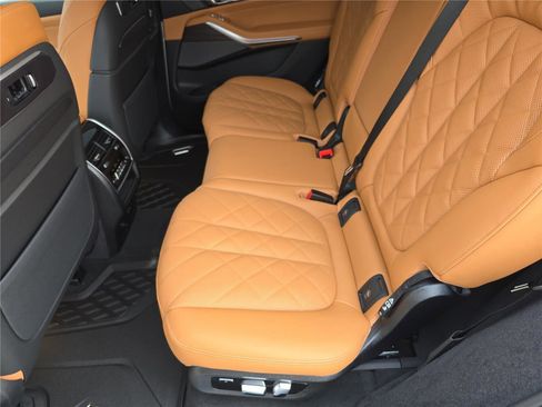 New 2026 BMW X7 xDrive40i w/ Premium Package image 16