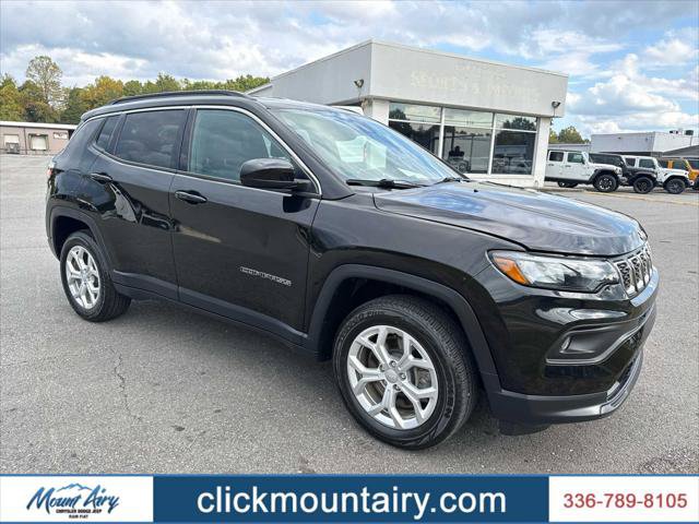 Certified 2024 Jeep Compass Latitude AWD/4WD image 1