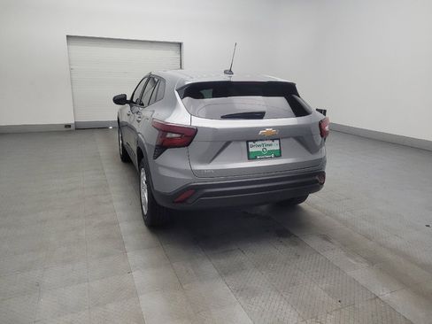 Used 2024 Chevrolet Trax LS image 5