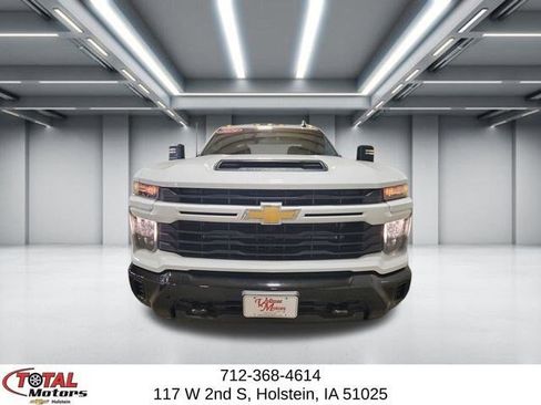Used 2024 Chevrolet Silverado 2500 Custom w/ Custom Convenience Package AWD/4WD image 3