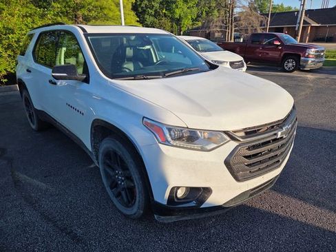 Used 2021 Chevrolet Traverse Premier w/ Redline Edition AWD/4WD image 3