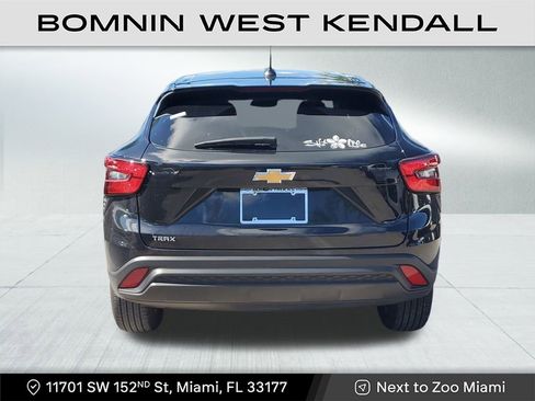 Used 2024 Chevrolet Trax LS image 6