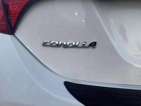 Used 2014 Toyota Corolla LE image 14