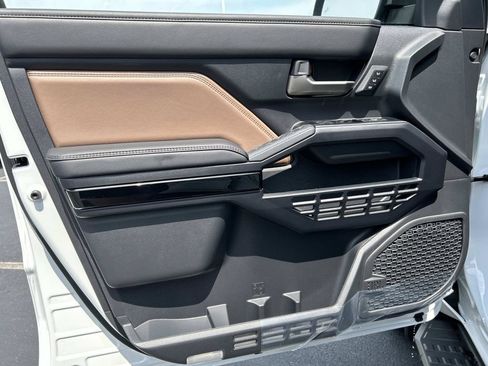 New 2026 Toyota 4Runner Limited AWD/4WD image 25