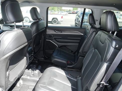 Used 2023 Jeep Grand Cherokee L Limited AWD/4WD image 27