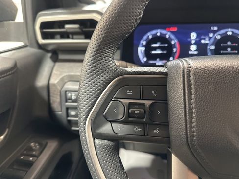 Used 2024 Toyota Tacoma Limited w/ Limited Package (LT) image 28