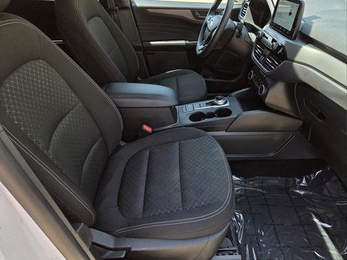 Used 2025 Ford Escape Active AWD/4WD image 28