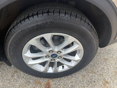 Used 2020 Ford Escape SE FWD image 23