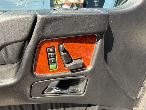 Used 2011 Mercedes-Benz G 55 AMG 4MATIC image 31