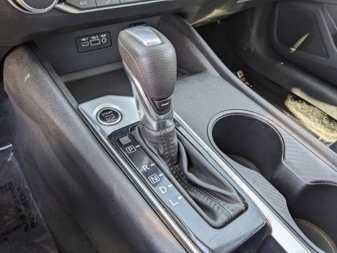 Used 2025 Nissan Altima 2.5 SV FWD image 26