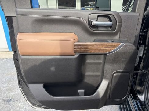 Used 2022 Chevrolet Silverado 2500 High Country w/ Safety Package II image 13