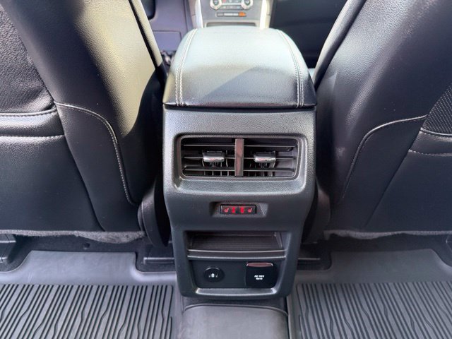 Used 2024 Ford Edge Titanium w/ Equipment Group 301A AWD/4WD image 4