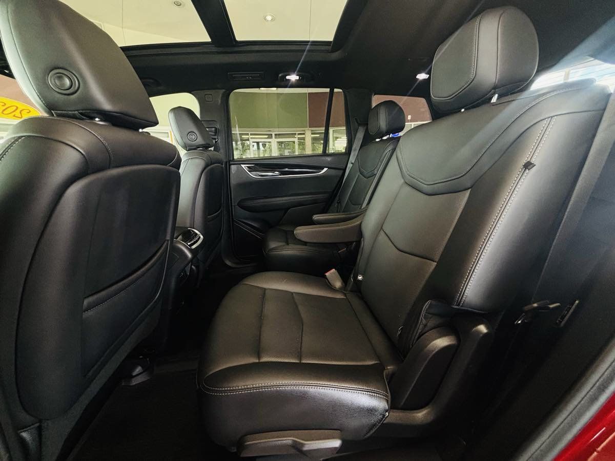 Used 2021 Cadillac XT6 Premium Luxury AWD/4WD image 32