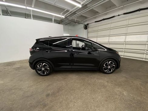 Used 2023 Chevrolet Bolt LT w/ Infotainment Package image 7